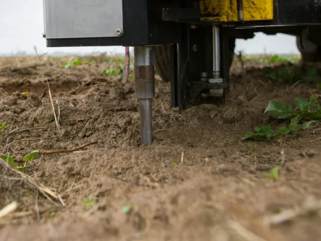 Jakie informacje o właściwościach gruntu można zyskać dzięki badaniu CPT?